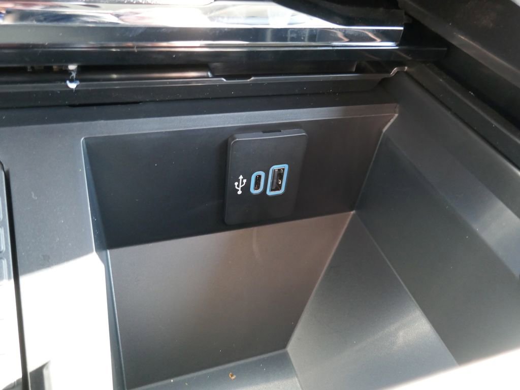 New 2026 Ford F250 Lariat image 29