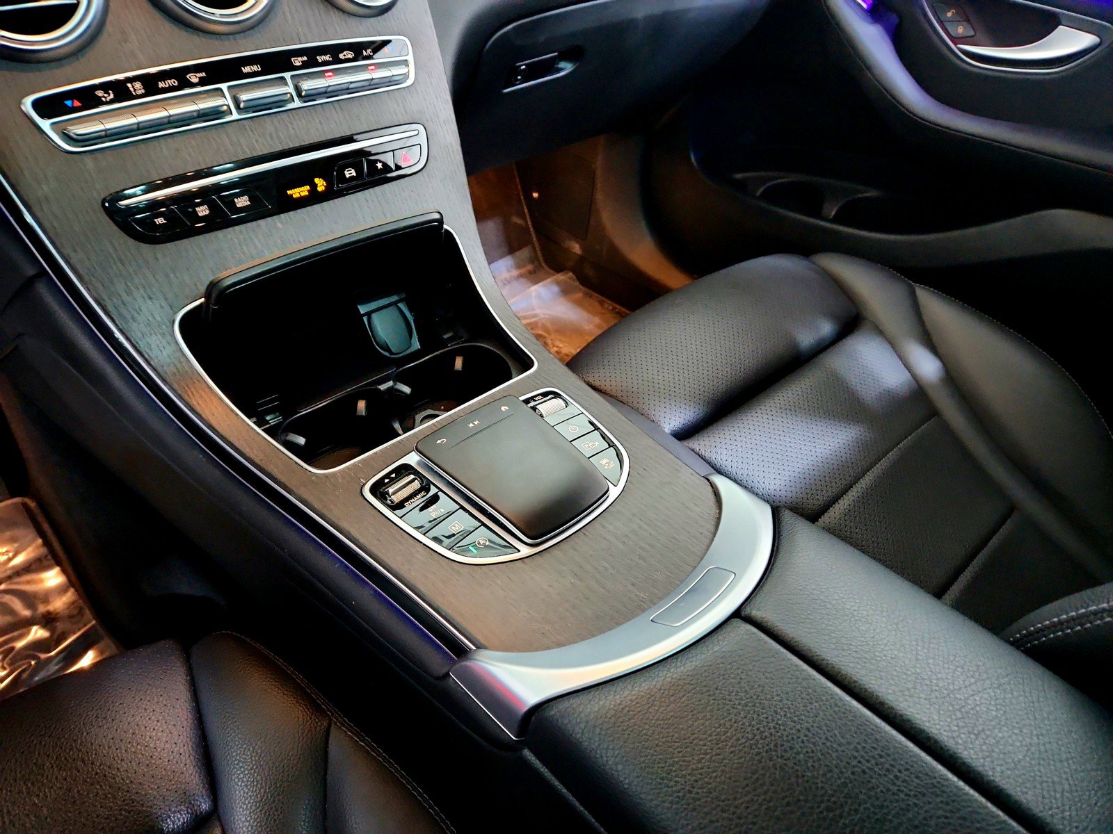 Used 2022 Mercedes-Benz GLC 300 4MATIC image 23