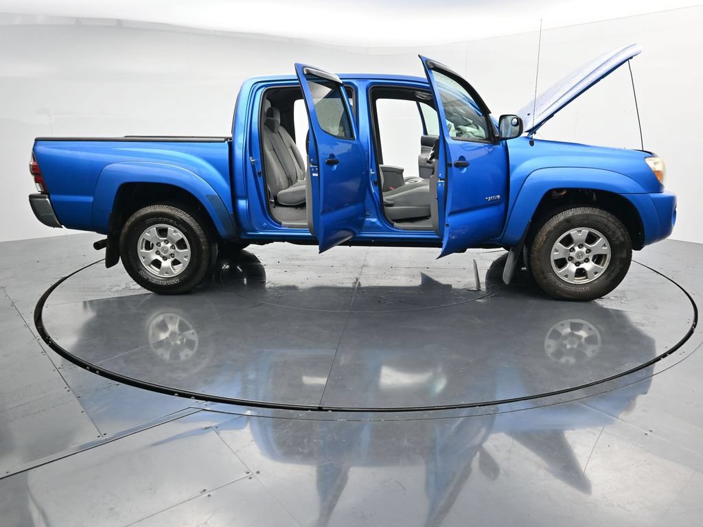 Used 2011 Toyota Tacoma 4x4 Double Cab w/ SR5 Pkg #2 image 27