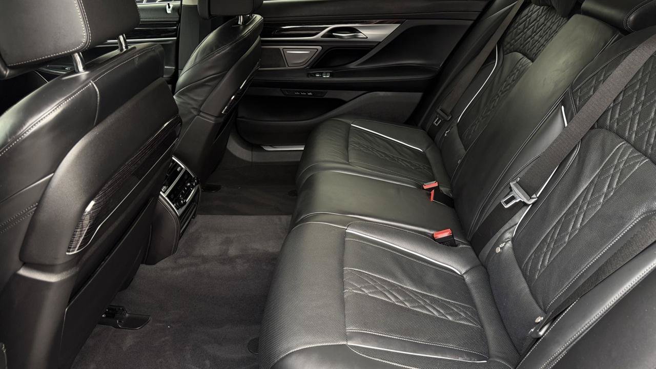 Used 2022 BMW 740i xDrive w/ Premium Package AWD/4WD image 29