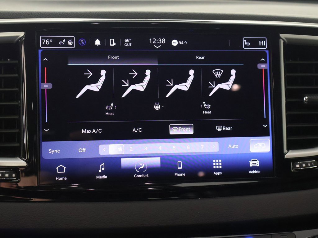 Used 2024 Chrysler Pacifica Touring-L image 47