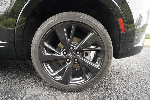 Used 2025 Buick Envision Sport Touring image 42