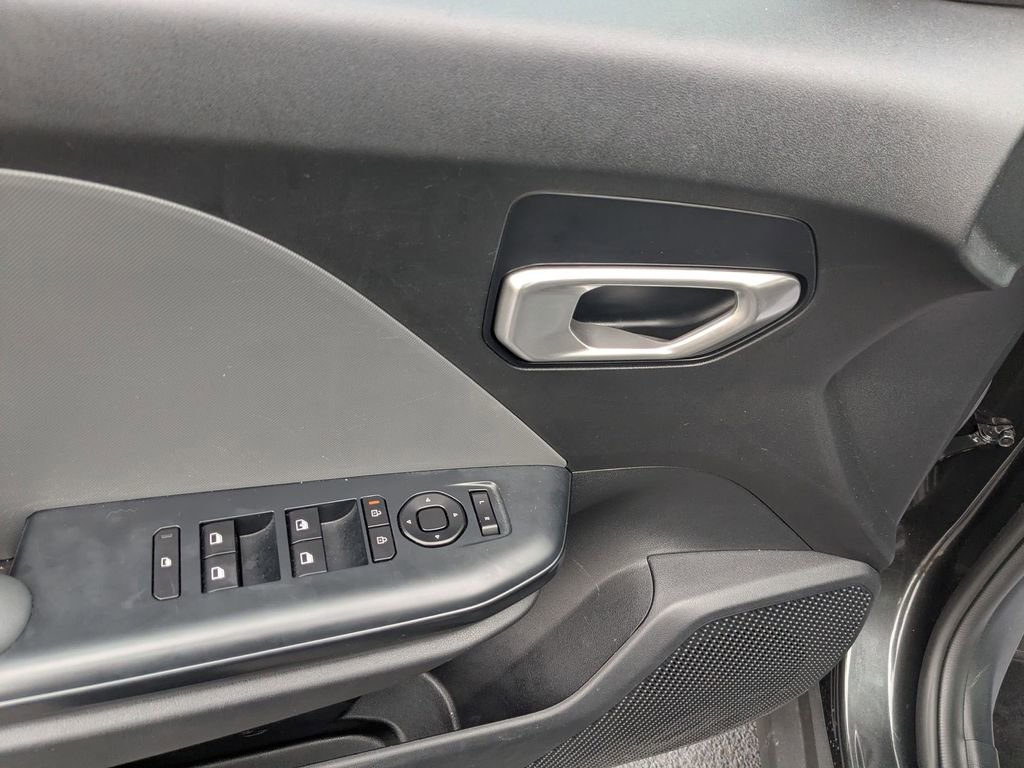 Used 2025 Kia K4 LXS image 56