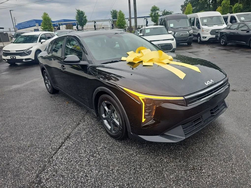 Used 2025 Kia K4 image 7