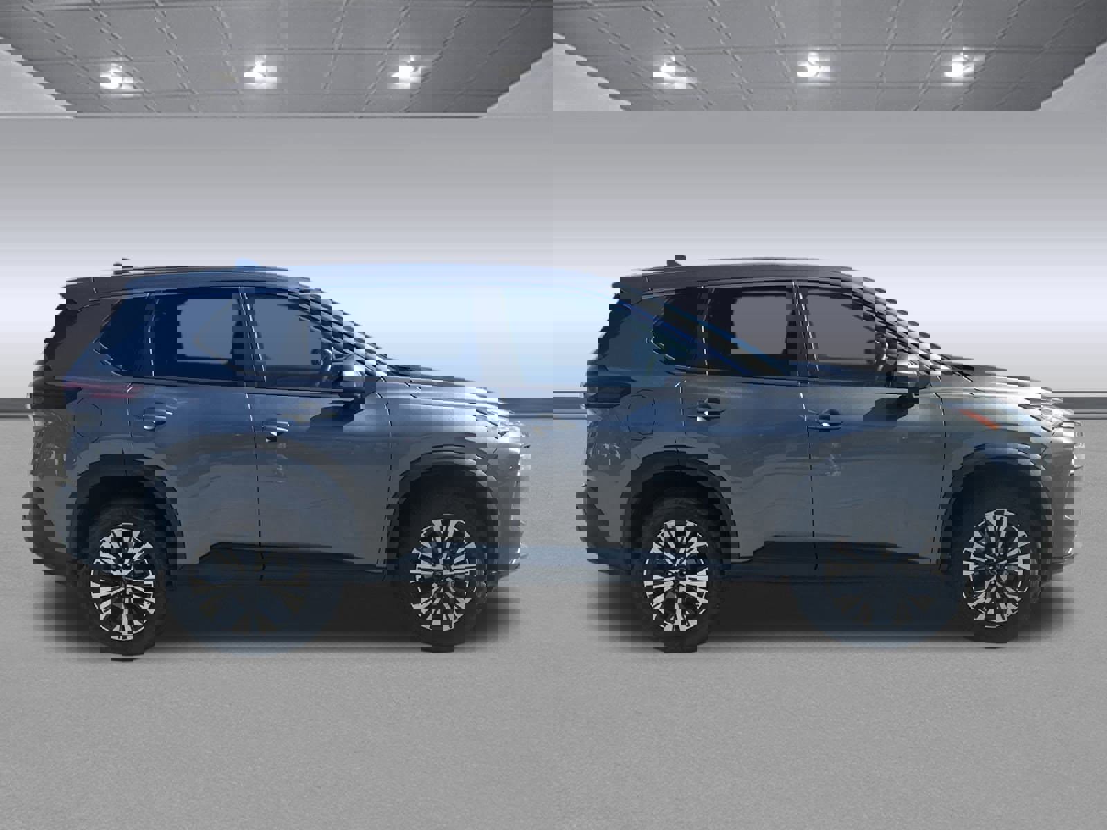 Used 2023 Nissan Rogue SV image 2