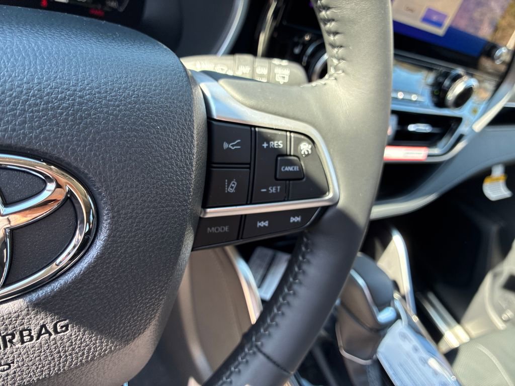 New 2026 Toyota Highlander Limited image 27