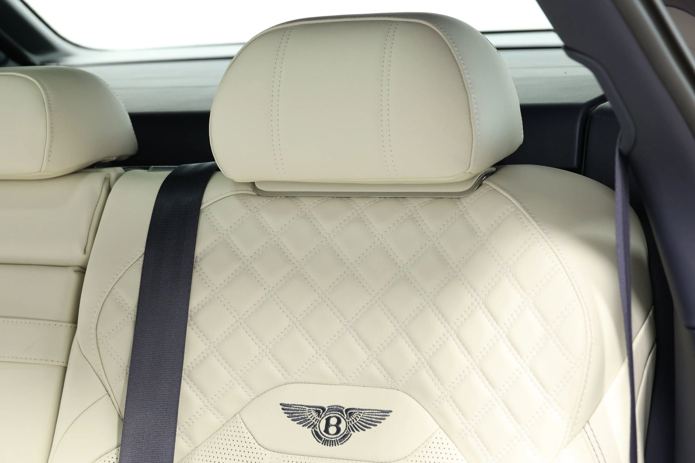 Used 2022 Bentley Bentayga image 72