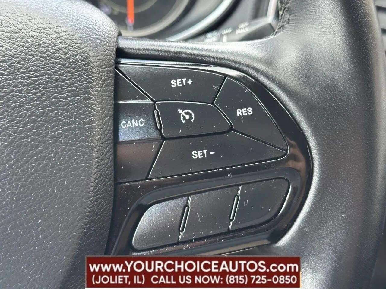 Used 2021 Jeep Cherokee Latitude Plus FWD image 21