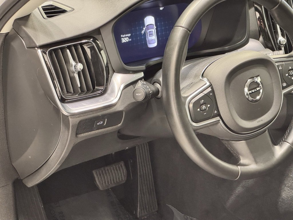 Used 2024 Volvo S60 B5 Core image 17