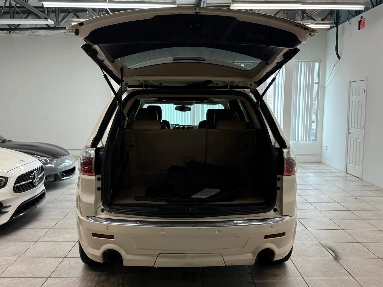 Used 2011 GMC Acadia Denali image 13