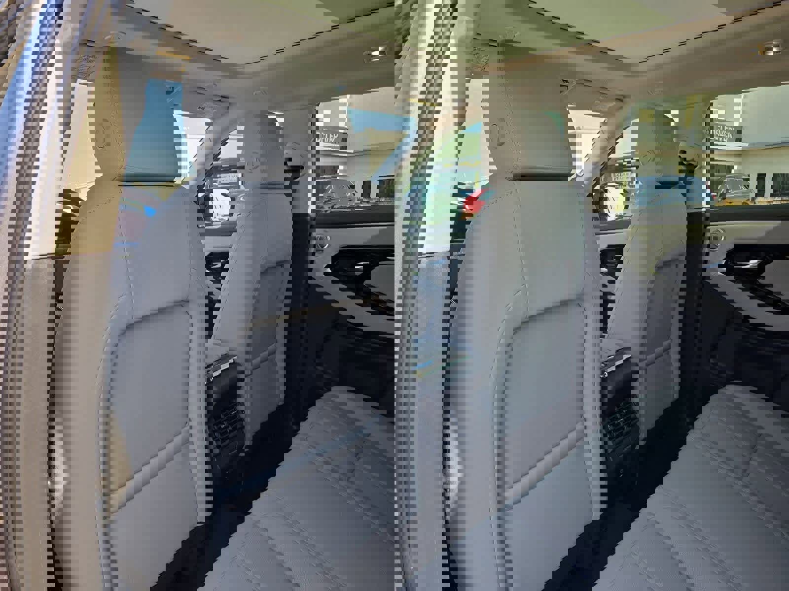 Used 2025 Land Rover Range Rover Evoque S image 17