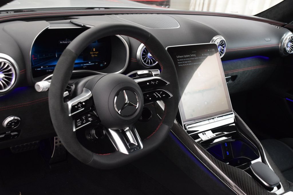 Used 2025 Mercedes-Benz SL 63 AMG S e Performance 4MATIC image 17