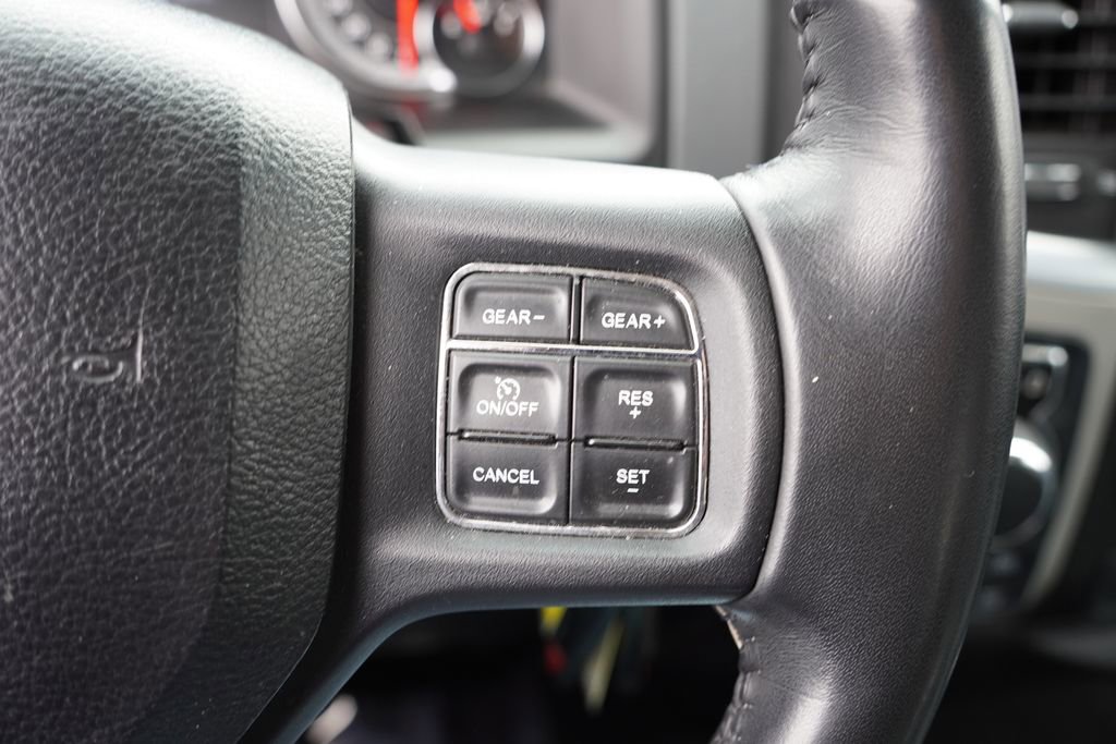 Certified 2019 RAM 1500 Classic SLT w/ Luxury Group image 28