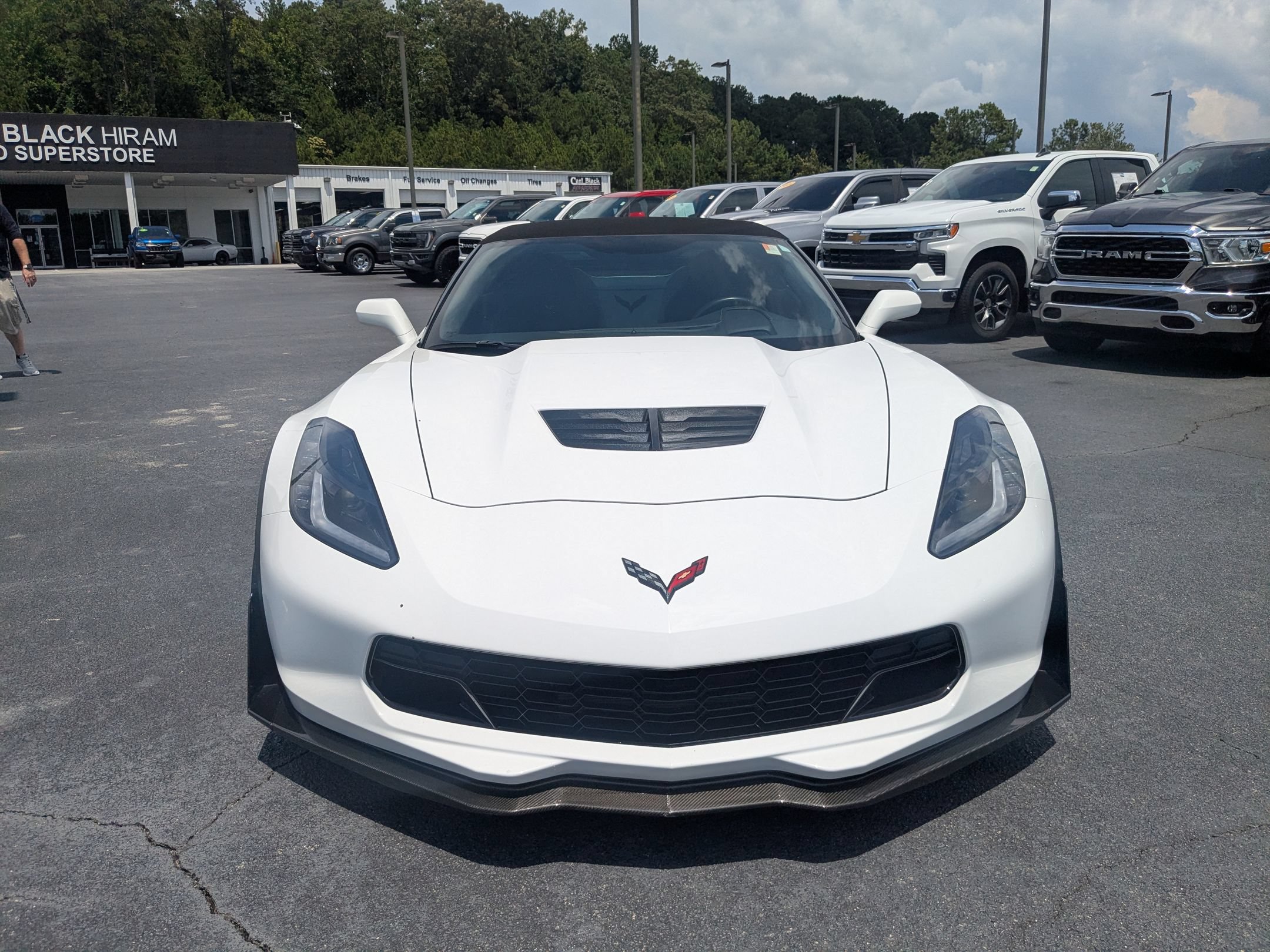 Used 2015 Chevrolet Corvette Z06 w/ 3LZ Preferred Equipment Group RWD image 2