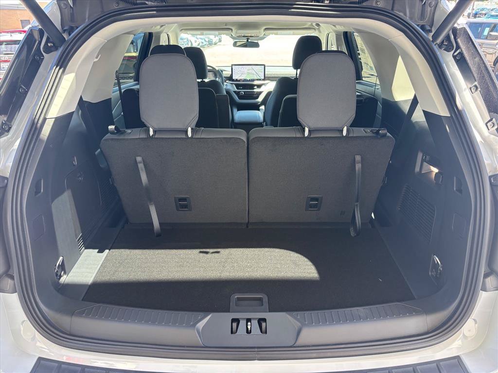 New 2026 Ford Explorer Active RWD image 3