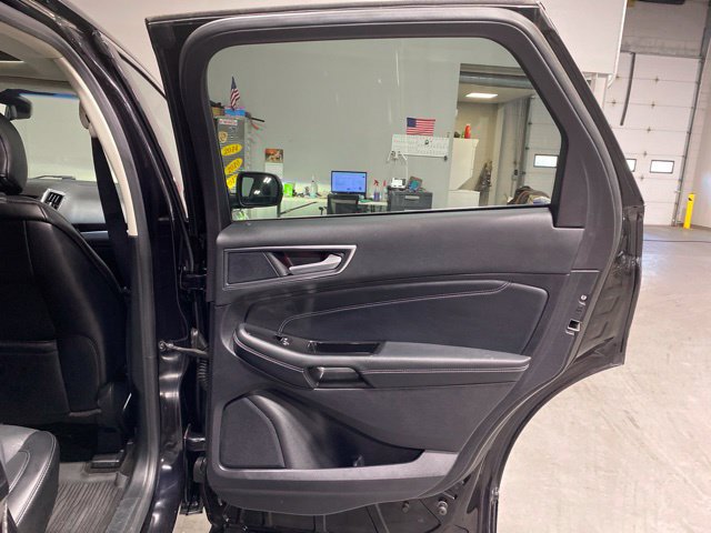 Used 2019 Ford Edge Titanium w/ Equipment Group 301A AWD/4WD image 26
