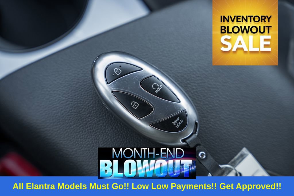 New 2025 Hyundai Elantra SEL image 39