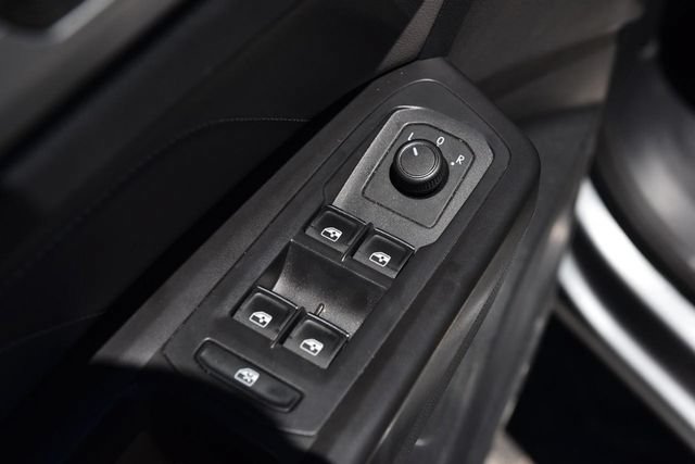 Certified 2023 Volkswagen Atlas Cross Sport SEL R-Line AWD/4WD image 8