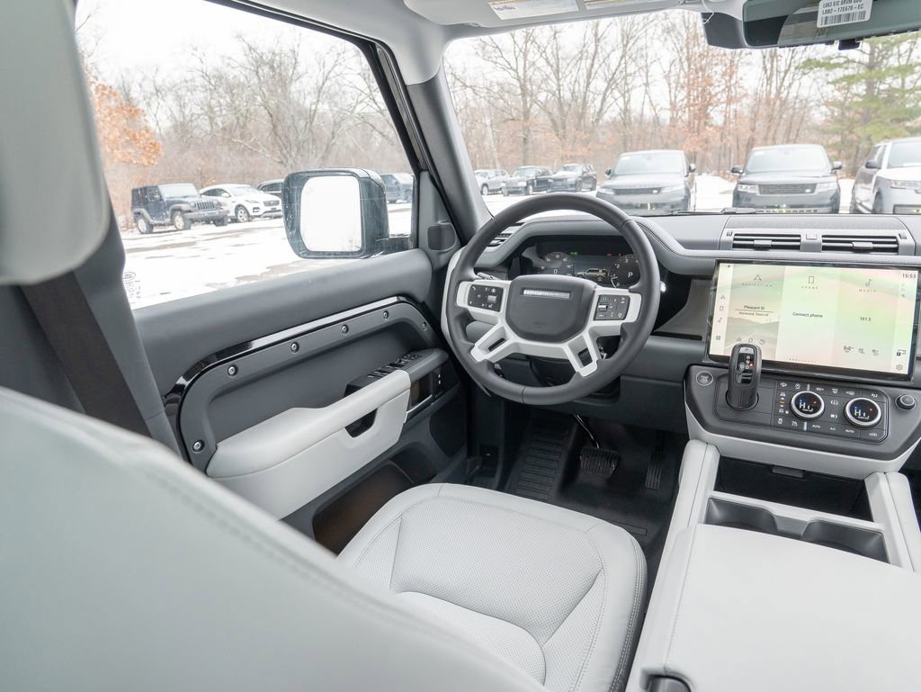 New 2026 Land Rover Defender 110 X-Dynamic SE image 18