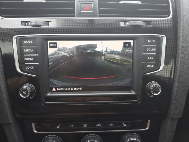 Used 2017 Volkswagen GTI SE image 17