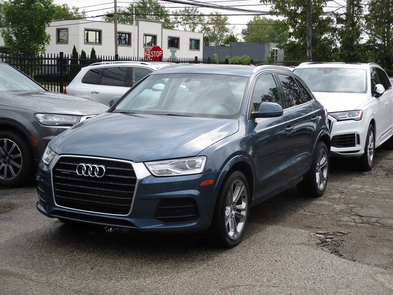Used 2016 Audi Q3 2.0T Premium Plus w/ Technology Package AWD/4WD image 2