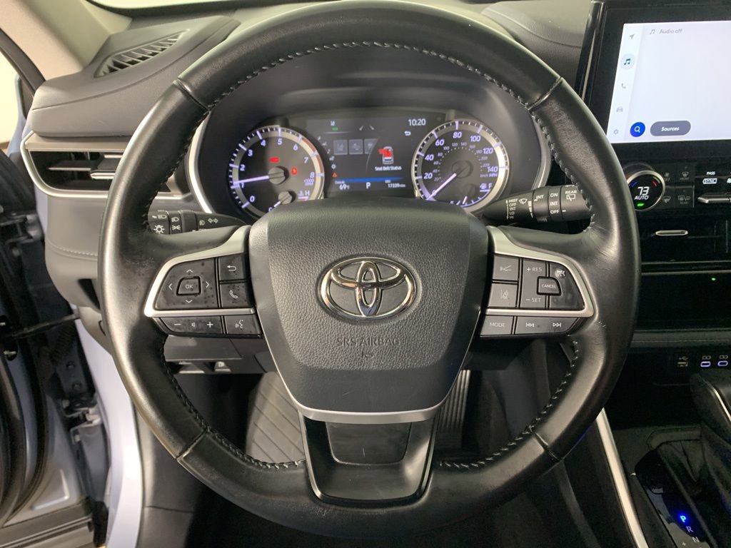 Used 2023 Toyota Highlander XLE image 22