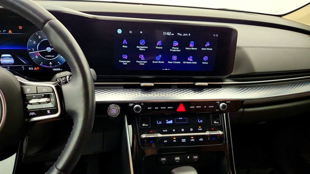 Used 2024 Kia Carnival SX Prestige FWD image 18