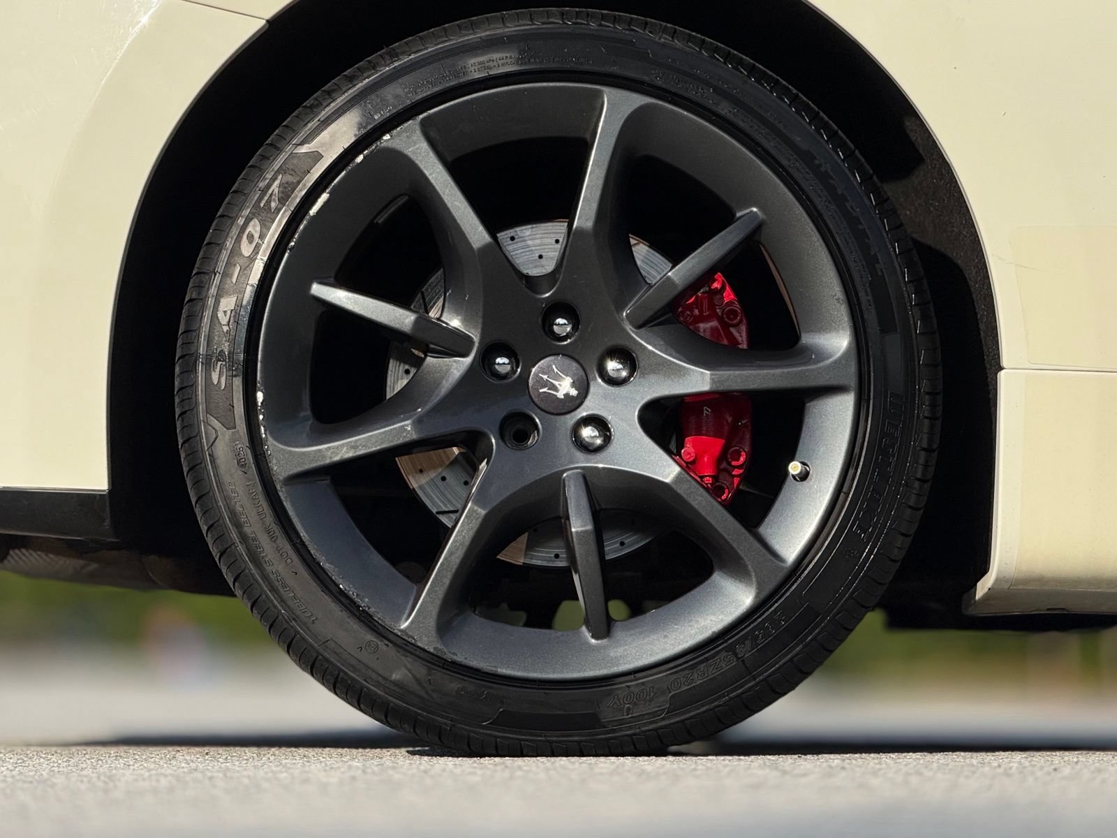 Used 2013 Maserati GranTurismo Sport RWD image 20