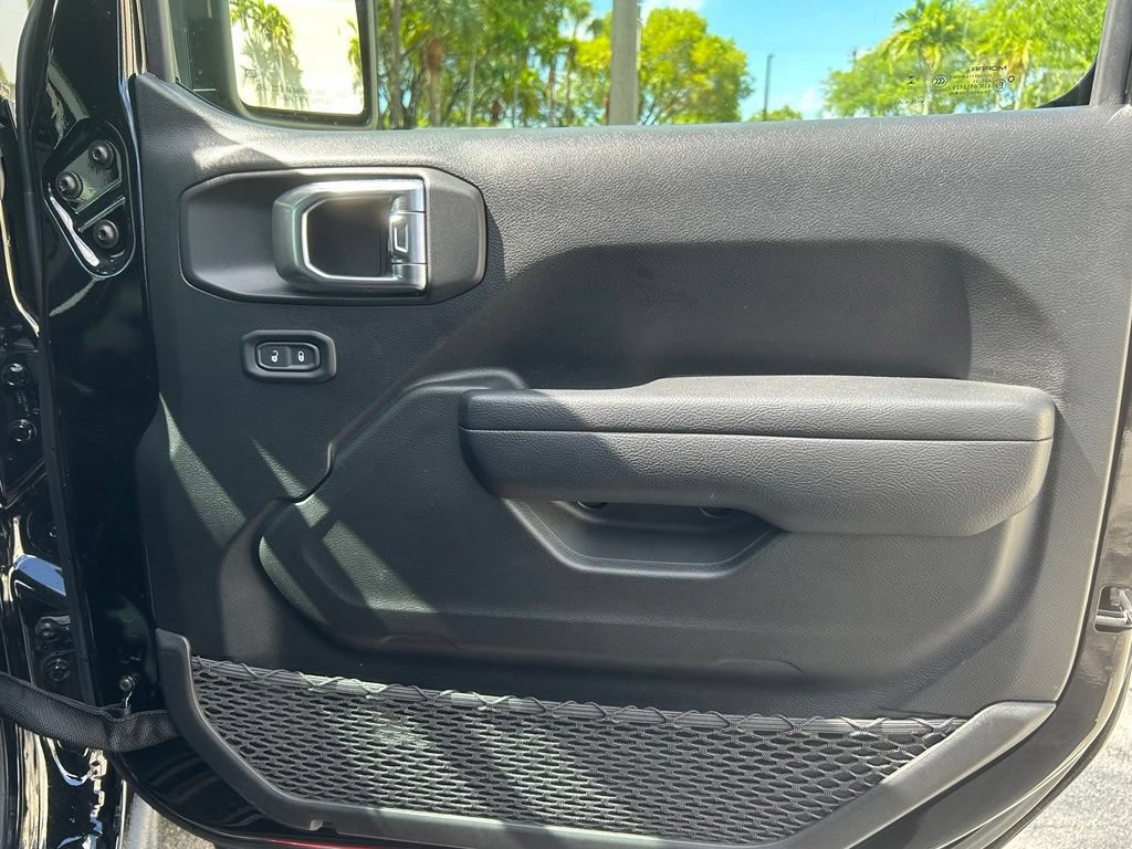 Used 2023 Jeep Wrangler Rubicon AWD/4WD image 33