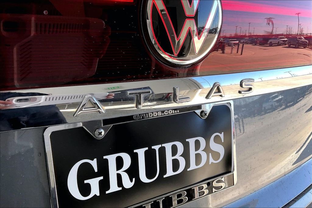 Used 2024 Volkswagen Atlas Cross Sport SEL Premium R-Line image 42