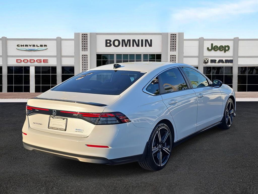 Used 2024 Honda Accord Sport image 3