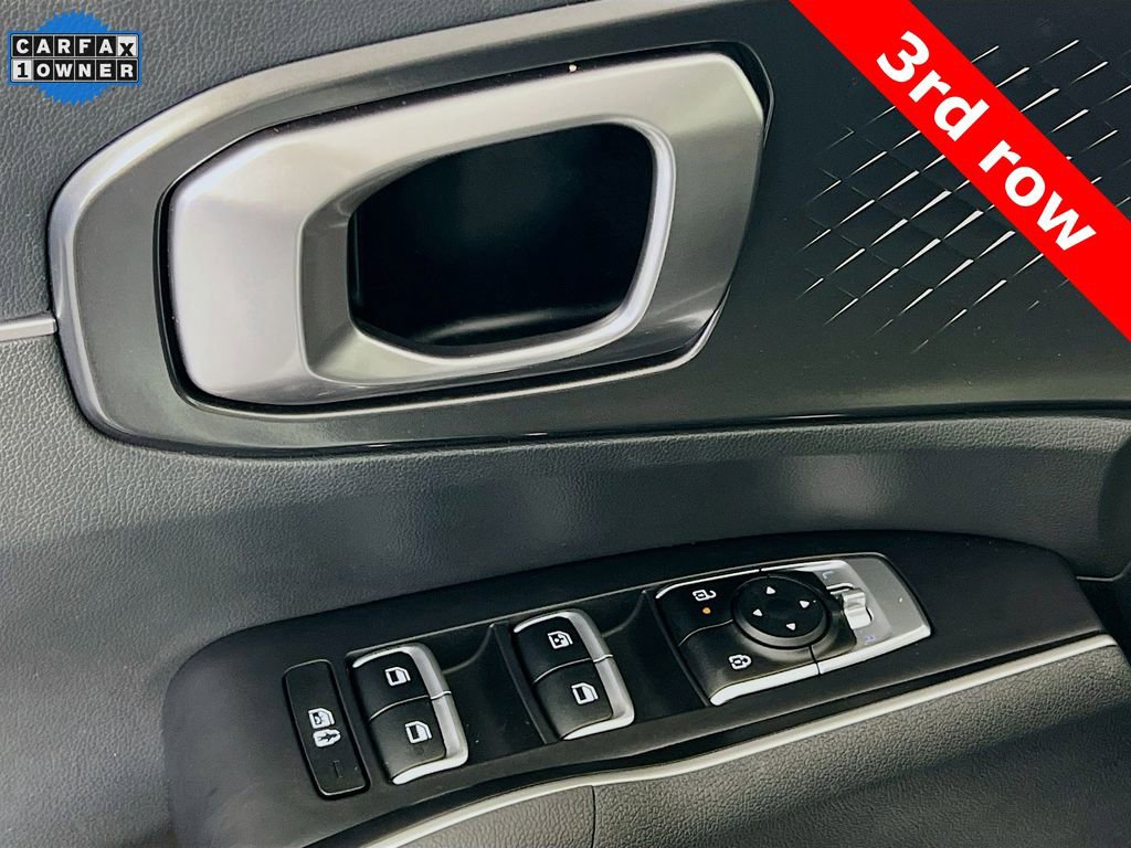 Certified 2025 Kia Sorento LX image 17