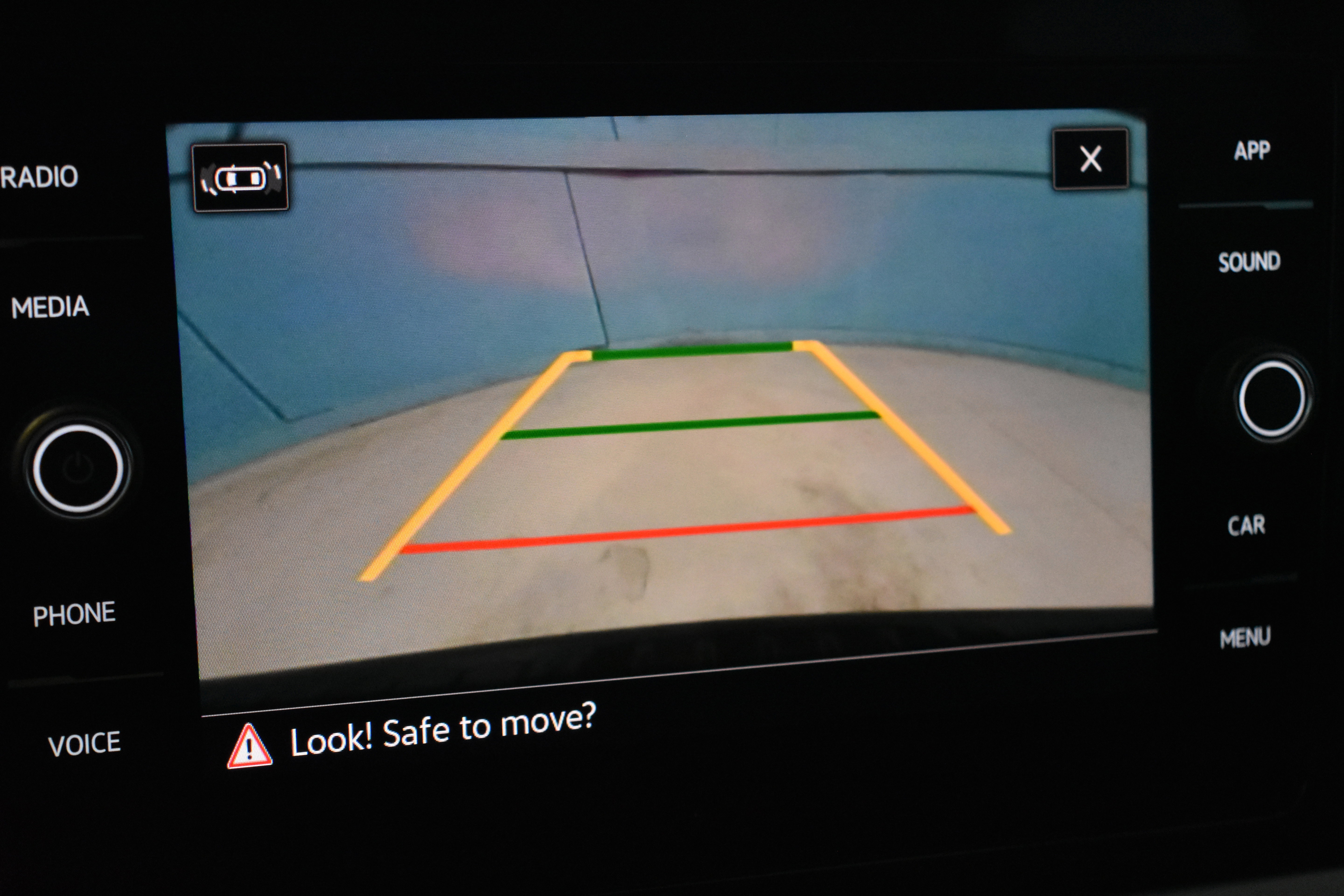 New 2025 Volkswagen Taos SE image 9