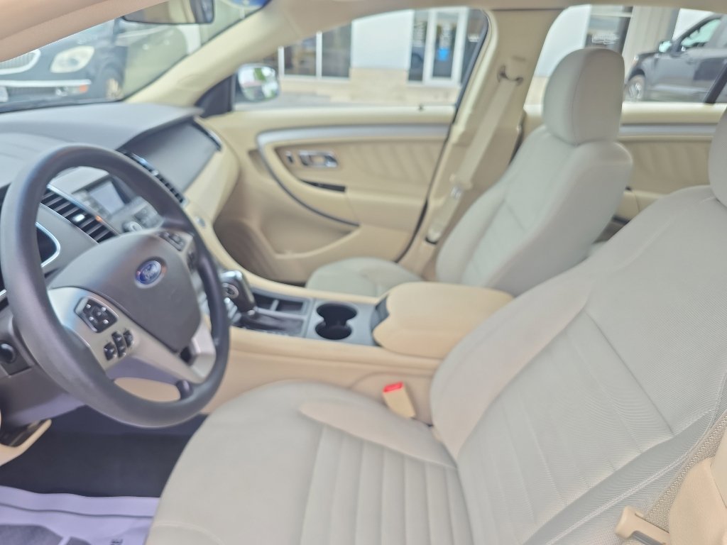 Used 2013 Ford Taurus SE FWD image 13