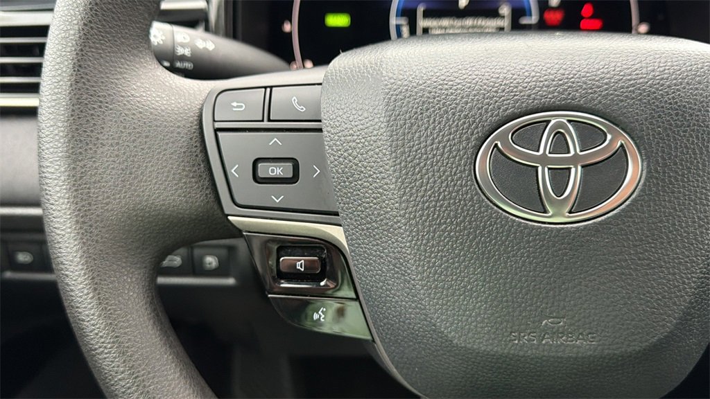 Certified 2025 Toyota Camry LE image 31