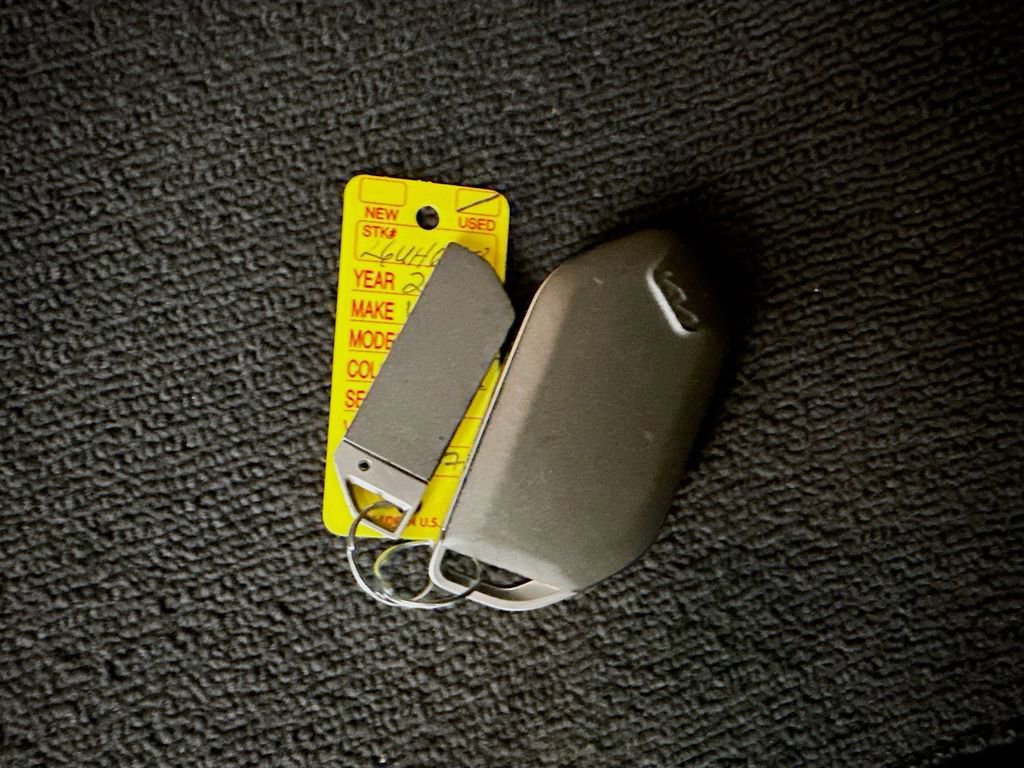 Used 2025 Kia Carnival image 38