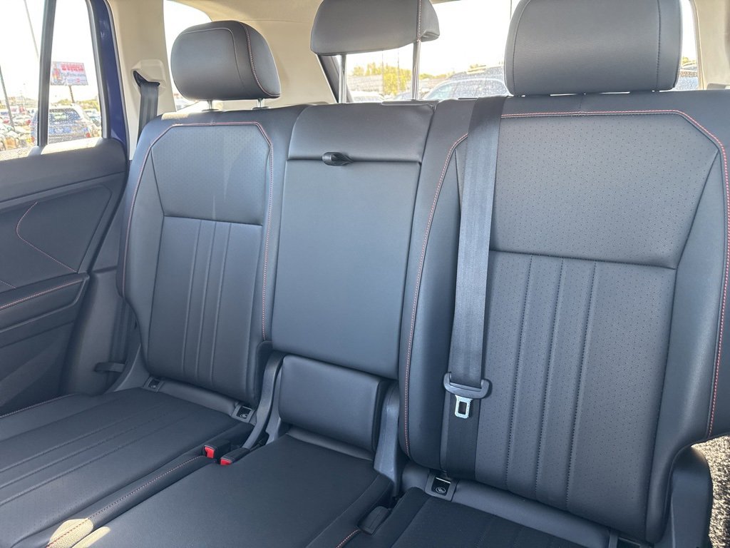 Used 2024 Volkswagen Tiguan SE image 20
