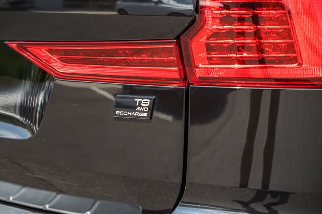Certified 2024 Volvo XC60 T8 Ultimate w/ Protection Package Premier AWD/4WD image 8