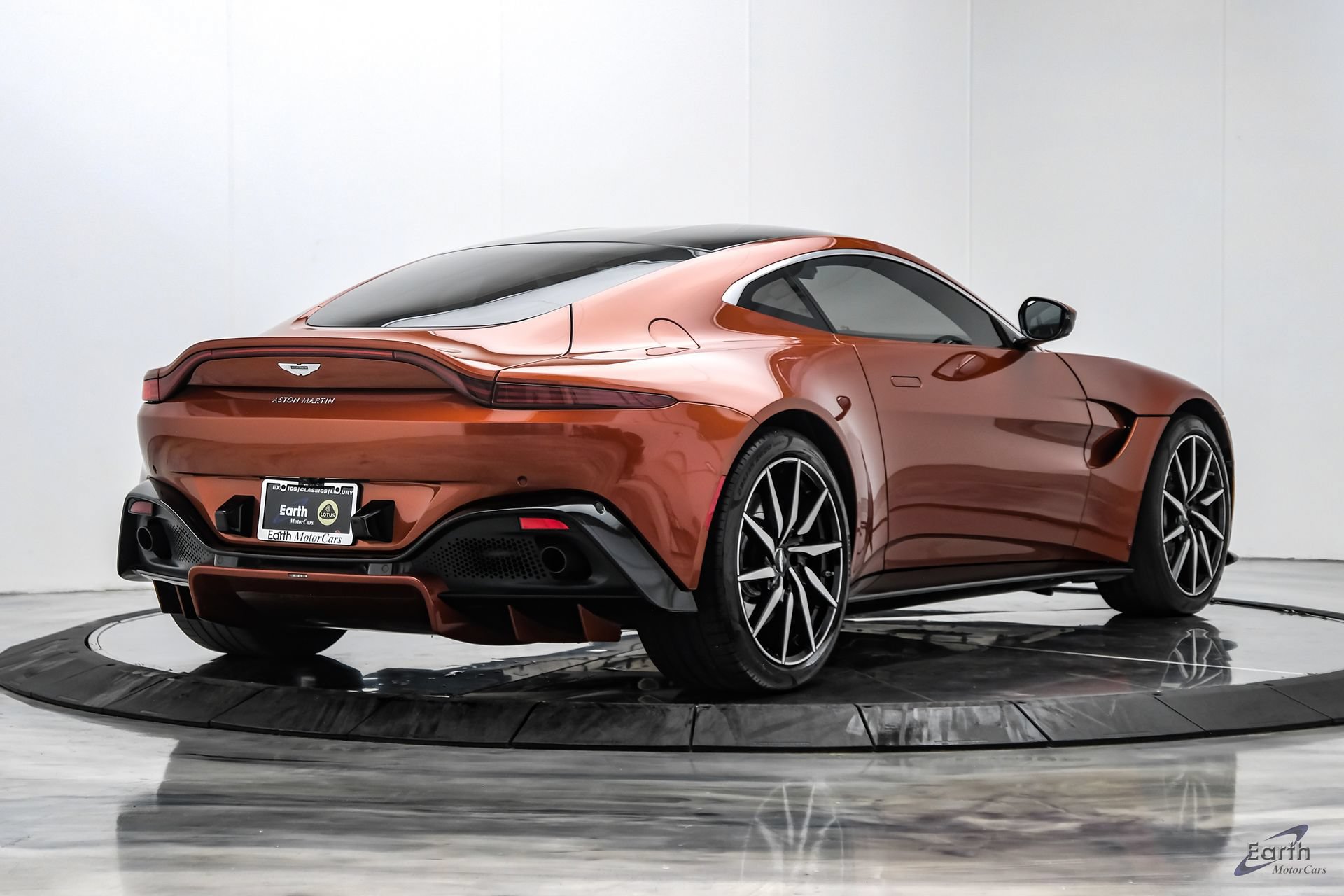 Used 2019 Aston Martin V8 Vantage Coupe RWD image 20