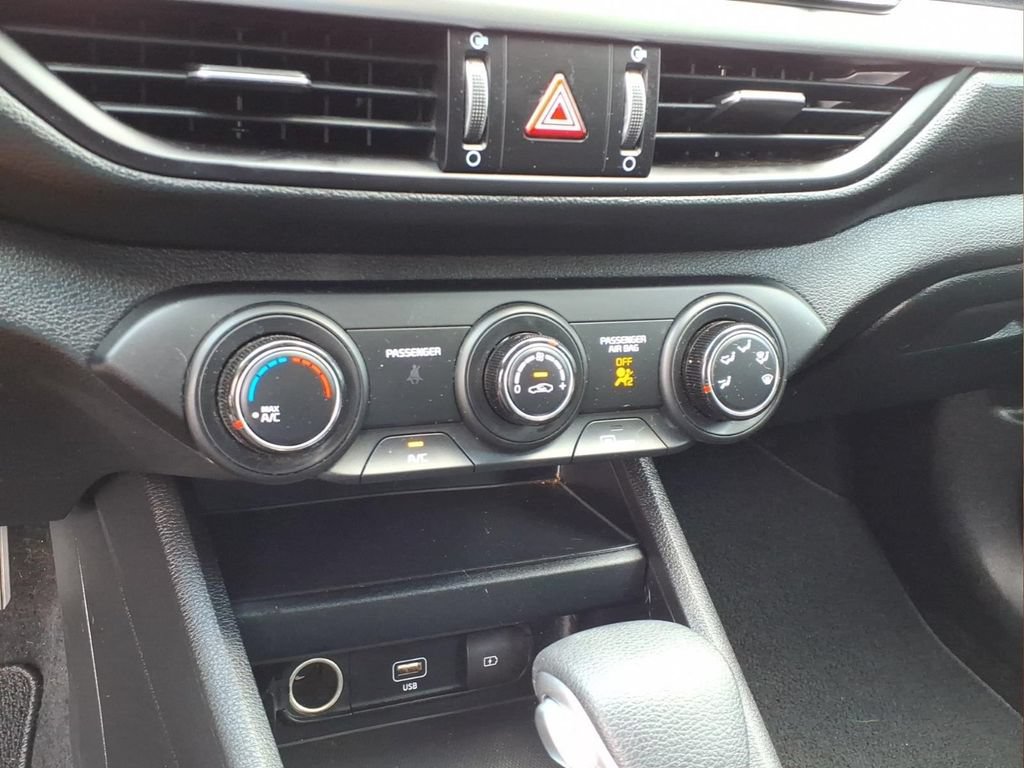 Used 2024 Kia Forte LXS w/ LXS Technology Package FWD image 7
