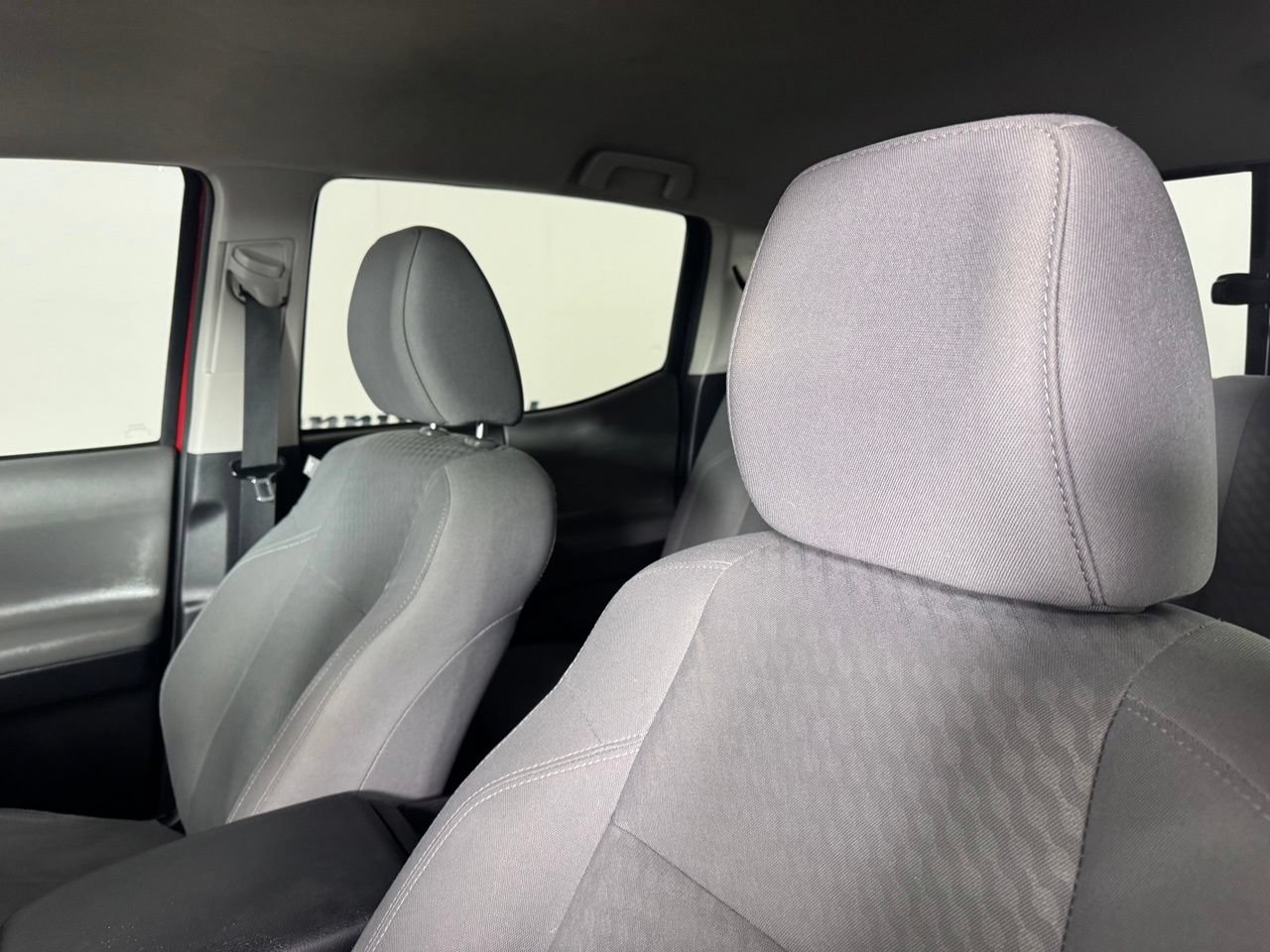 Used 2020 Toyota Tacoma SR w/ SR Convenience Package RWD image 10