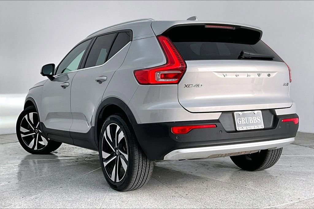 Certified 2023 Volvo XC40 B5 Plus image 17
