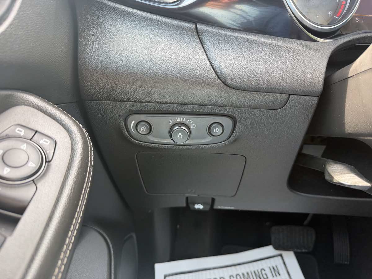 Used 2021 Buick Encore GX Preferred FWD image 28