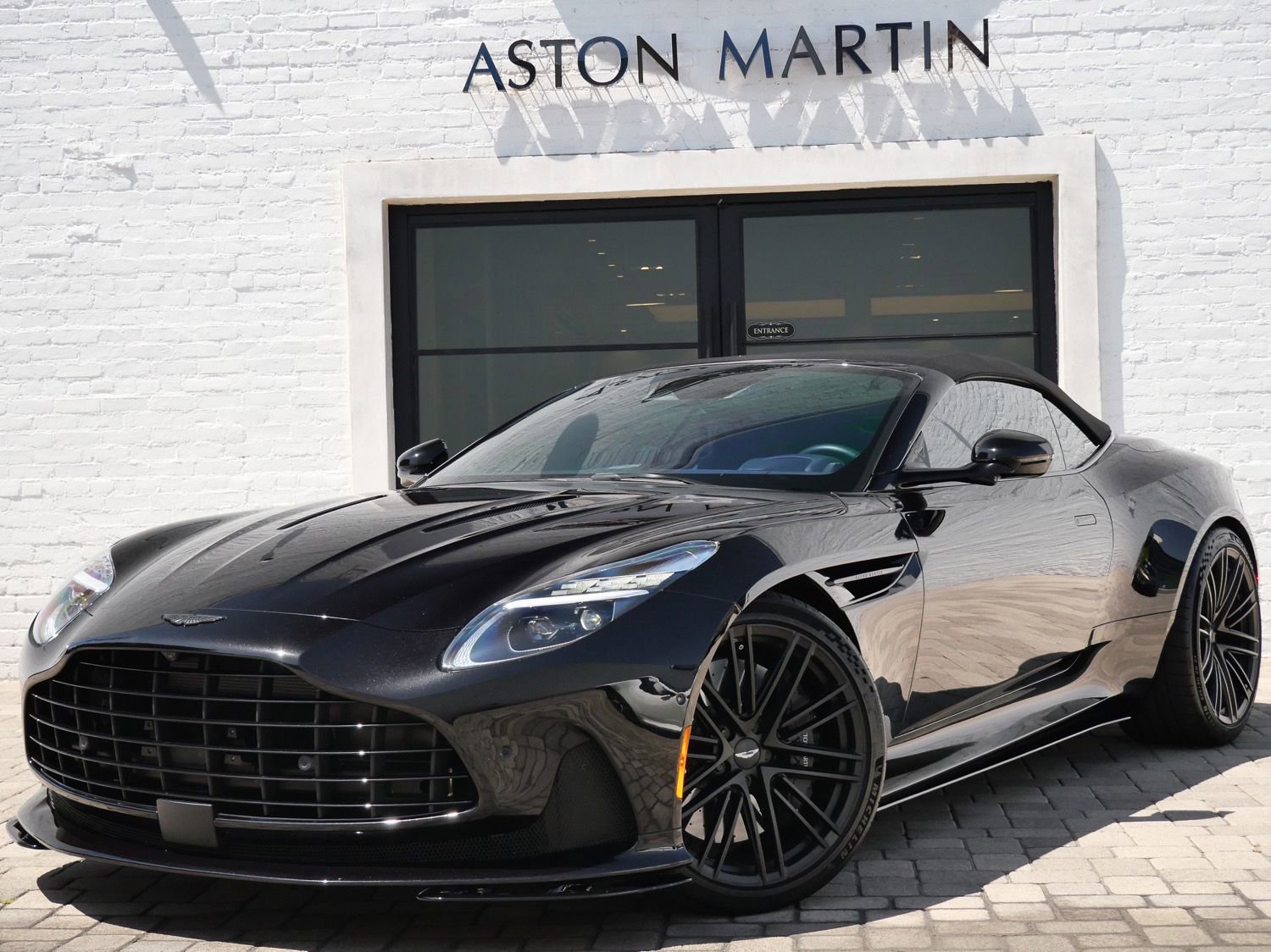 Used 2025 Aston Martin DB12 Convertible RWD image 14