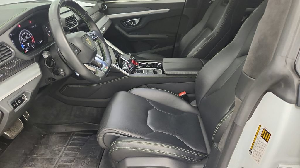 Used 2020 Lamborghini Urus AWD/4WD image 38