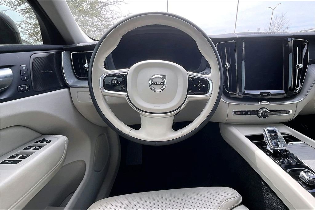 Used 2024 Volvo XC60 B5 Ultimate image 7