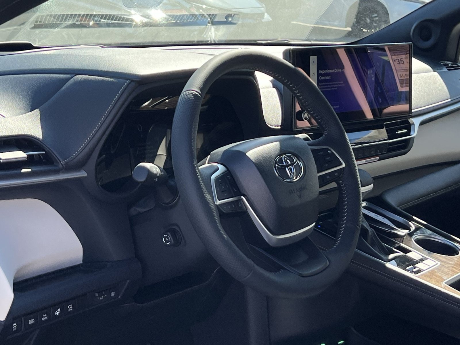 New 2026 Toyota Sienna Platinum AWD/4WD image 11