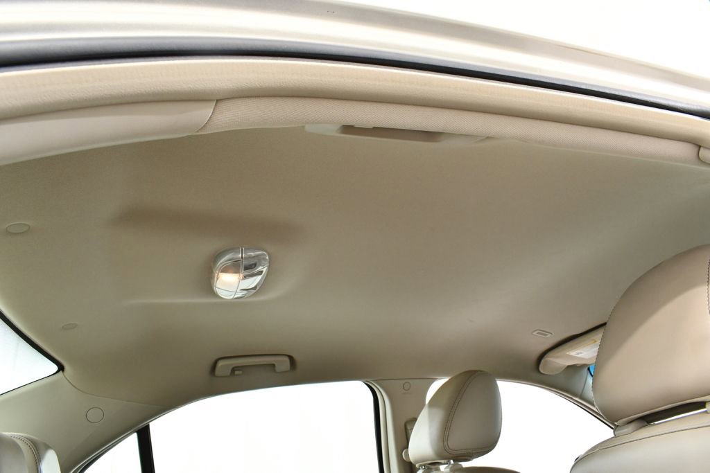 Used 2010 Ford Fusion SEL image 18