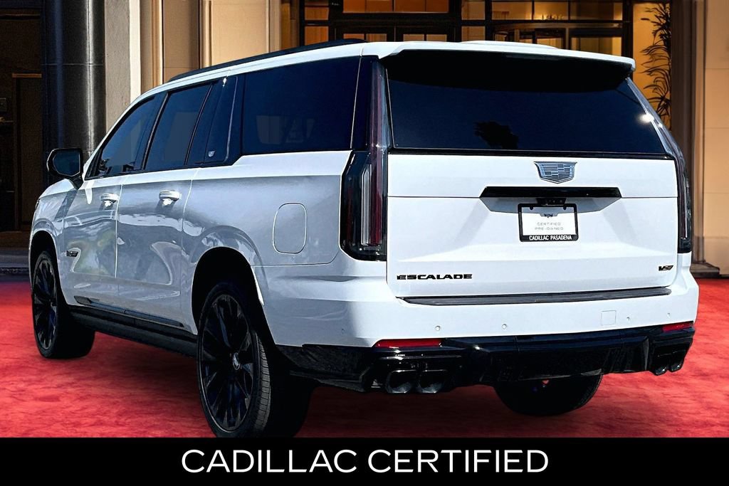 Used 2026 Cadillac Escalade ESV V w/ LPO, ONYX Package AWD/4WD image 4