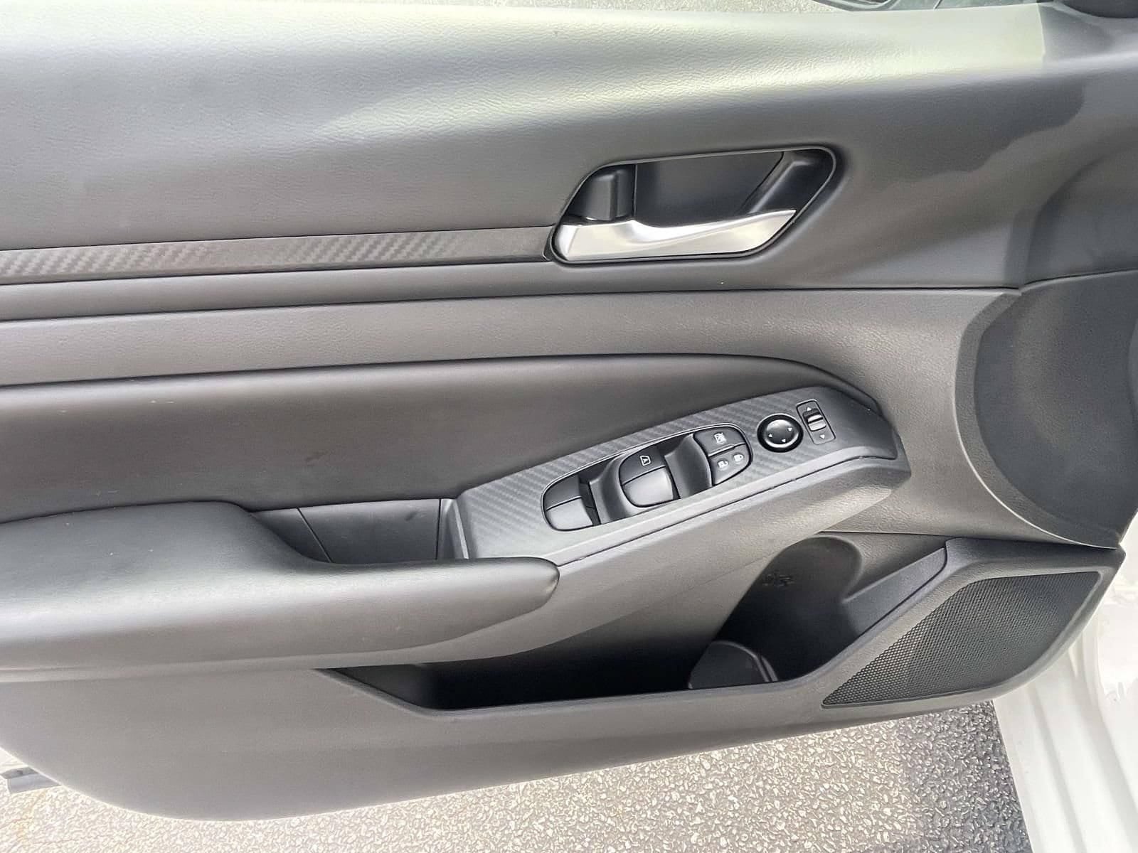 Used 2022 Nissan Altima 2.5 S FWD image 14
